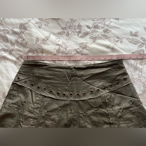Lucy Paris Floral Embroidered Taupe Olive Skirt Large Goblincore Fairycore Boho - Picture 8 of 9